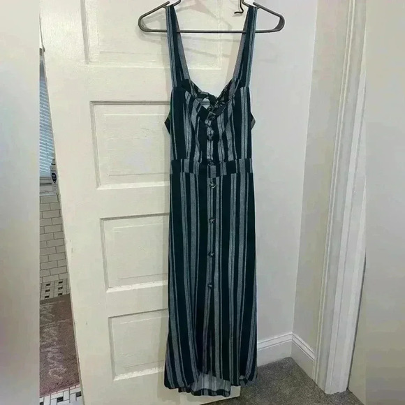 NWT striped maxi dress from charlotte russe size medium - Picture 1 of 6